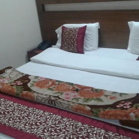 Pamposh Guest House Gk II Market Új-Delhi Kültér fotó