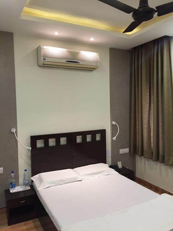 Pamposh Guest House Gk II Market Új-Delhi Kültér fotó