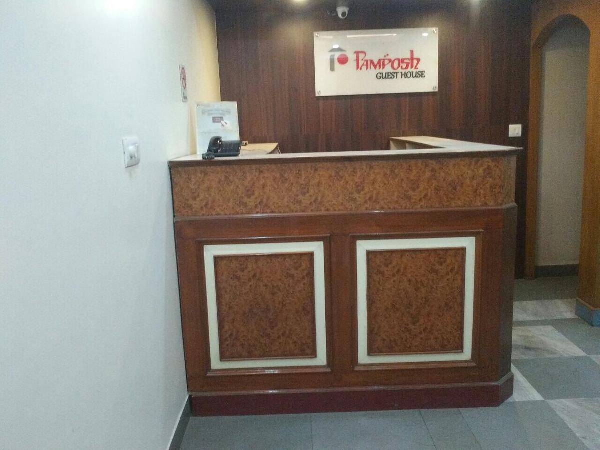 Pamposh Guest House Gk II Market Új-Delhi Kültér fotó